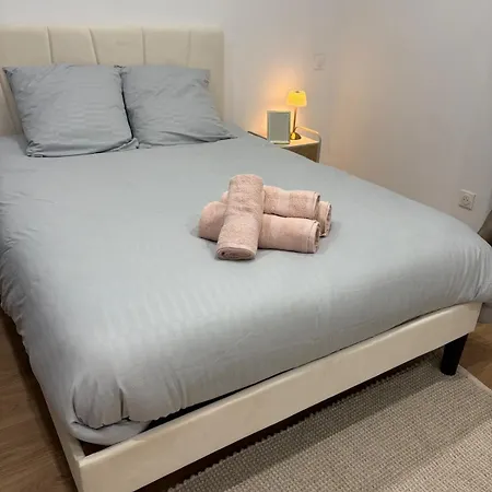 Appartement Apparemment 2 à 10min De La Gare à Pied - Lyon -paris-bellegarde-genève
